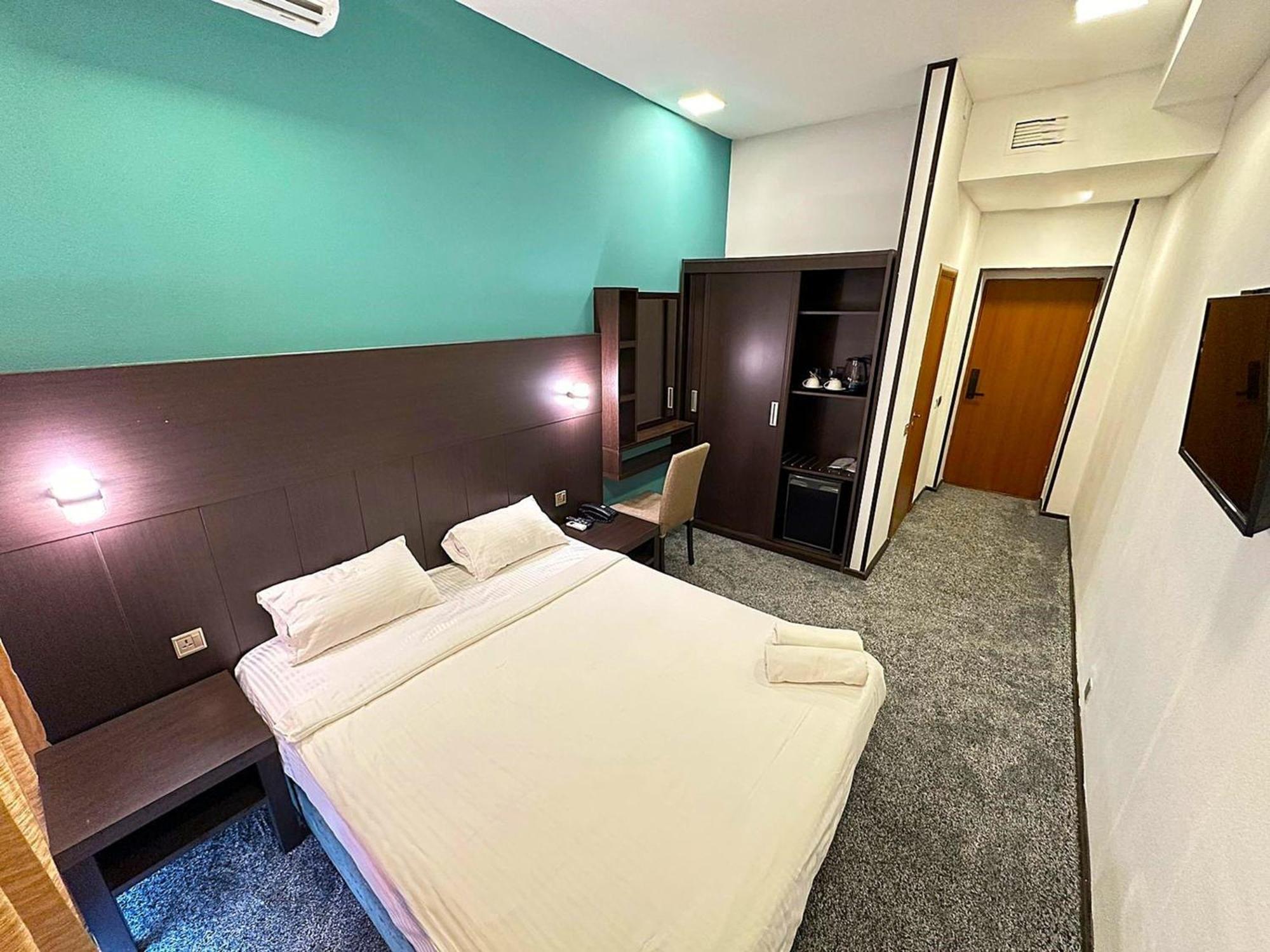 Crossway Hotel Masazir 외부 사진