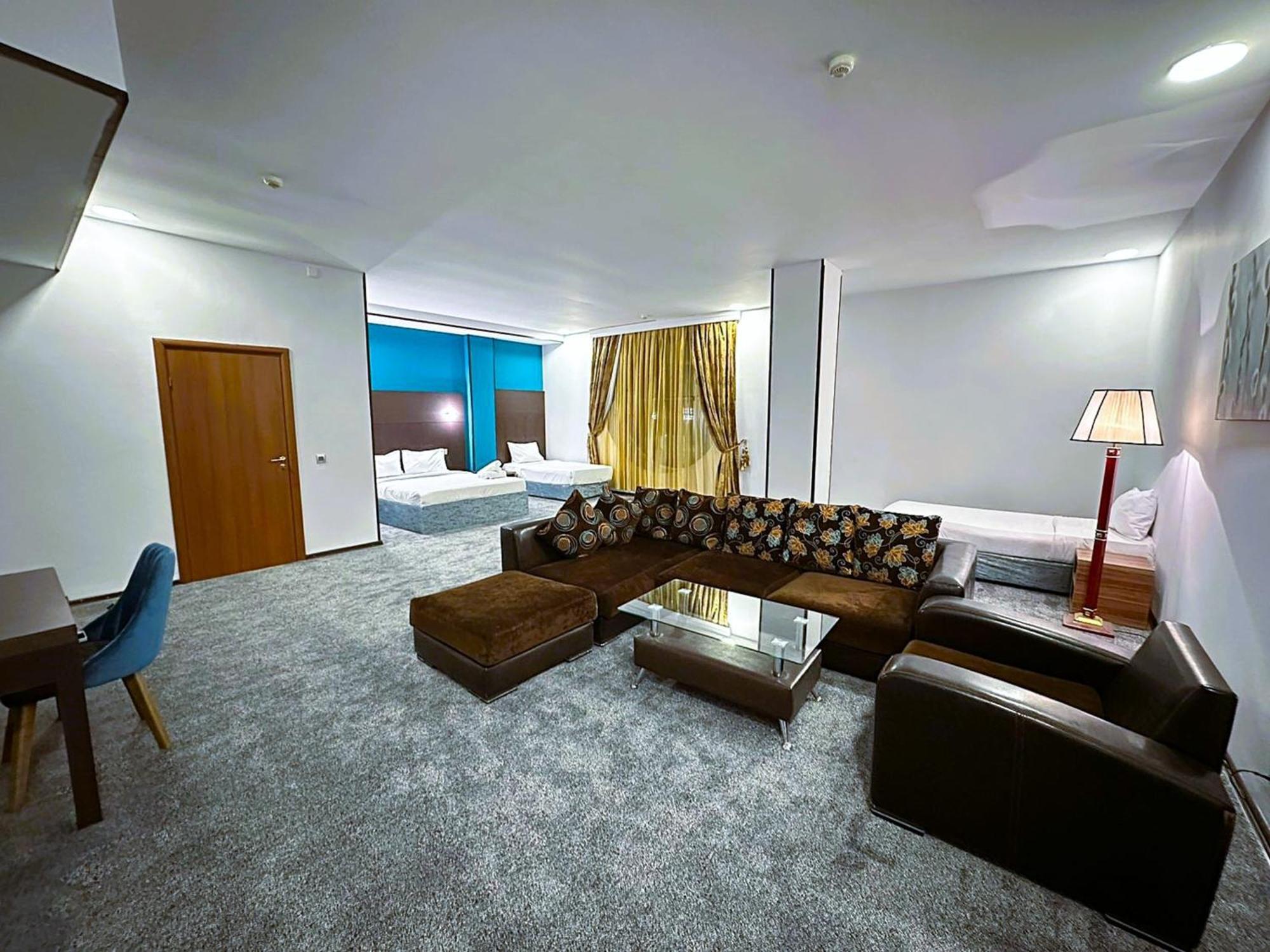 Crossway Hotel Masazir 외부 사진
